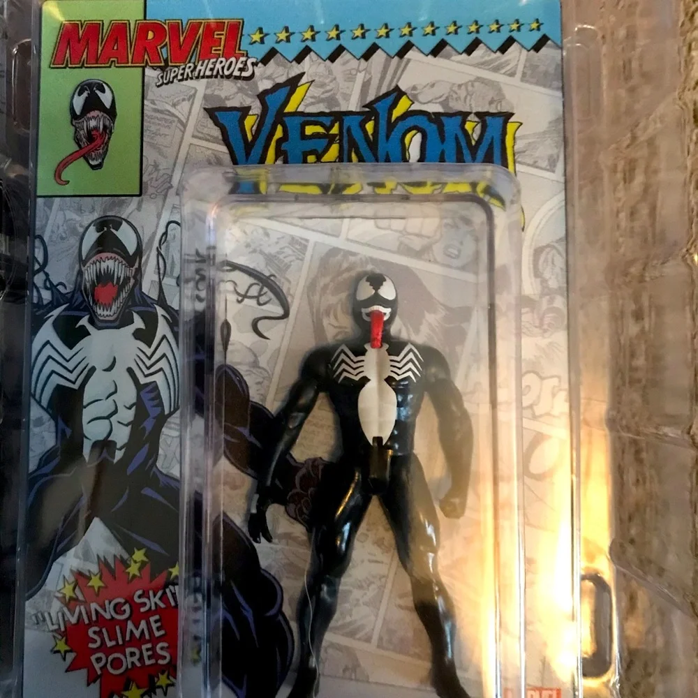 Venom Collectable Standee - Picture 2 of 4